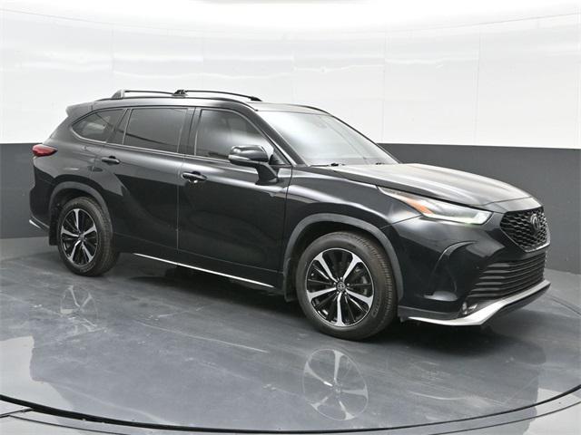 used 2021 Toyota Highlander car, priced at $30,000