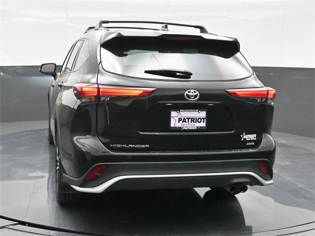 used 2021 Toyota Highlander car, priced at $30,000