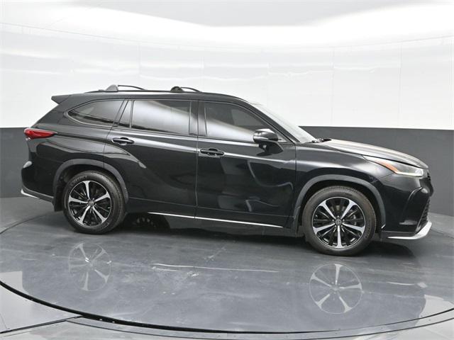 used 2021 Toyota Highlander car, priced at $30,000