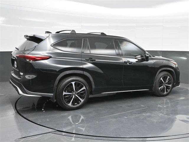 used 2021 Toyota Highlander car, priced at $30,000