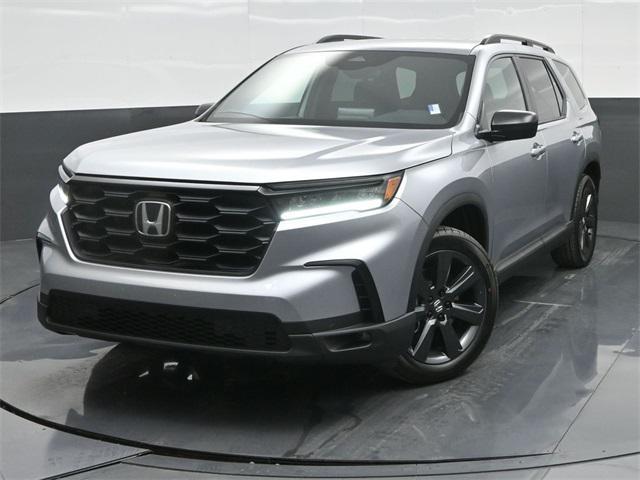 new 2025 Honda Pilot car, priced at $42,900