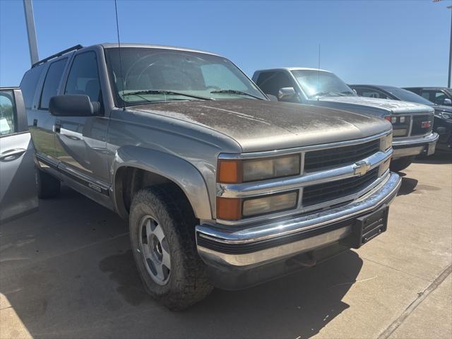 used 1999 Chevrolet Suburban car, priced at $2,650