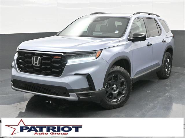 new 2025 Honda Pilot car, priced at $48,159