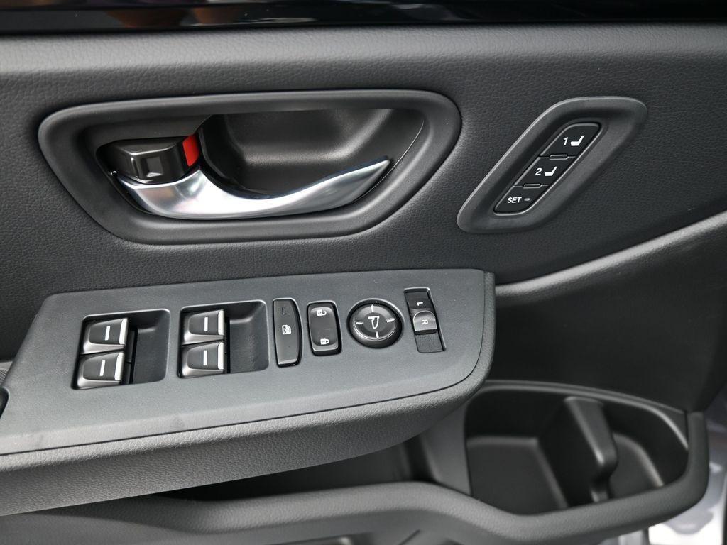 new 2025 Honda Pilot car, priced at $44,750