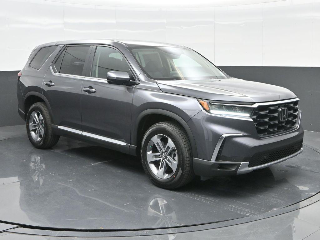 new 2025 Honda Pilot car, priced at $44,750