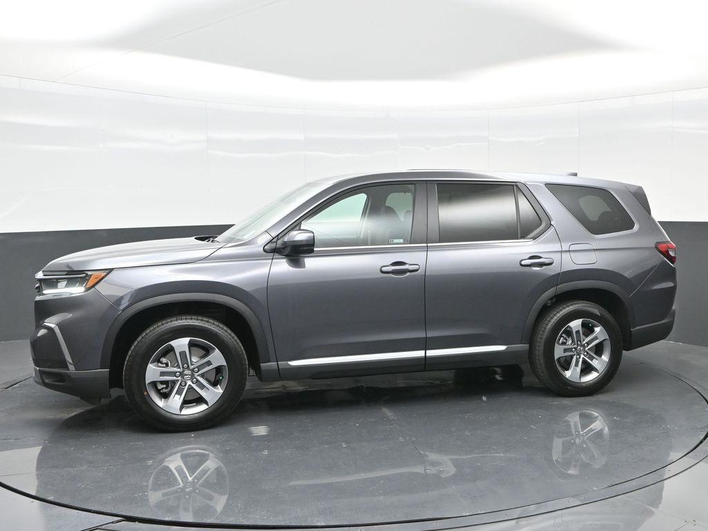 new 2025 Honda Pilot car, priced at $44,750