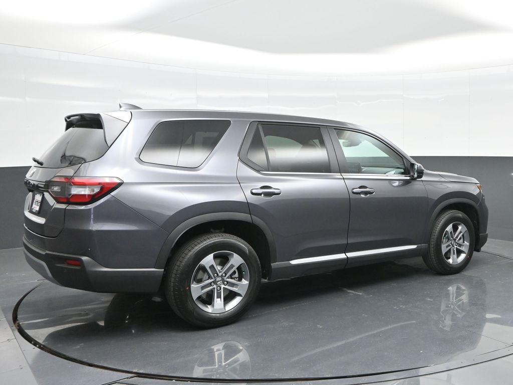 new 2025 Honda Pilot car, priced at $44,750