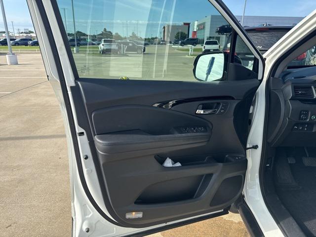 used 2018 Honda Pilot car, priced at $27,850