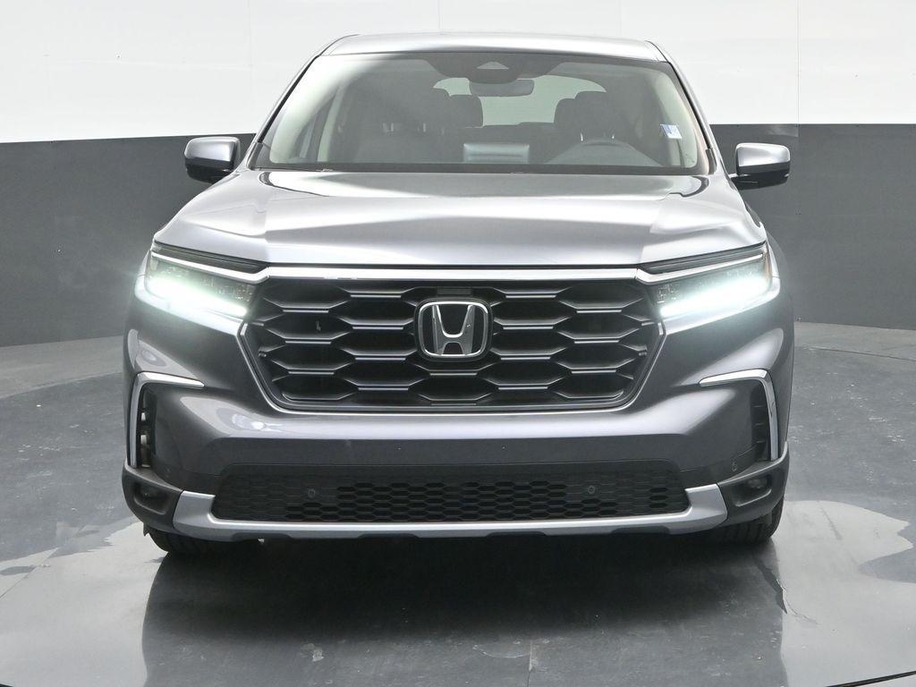 new 2025 Honda Pilot car, priced at $45,750