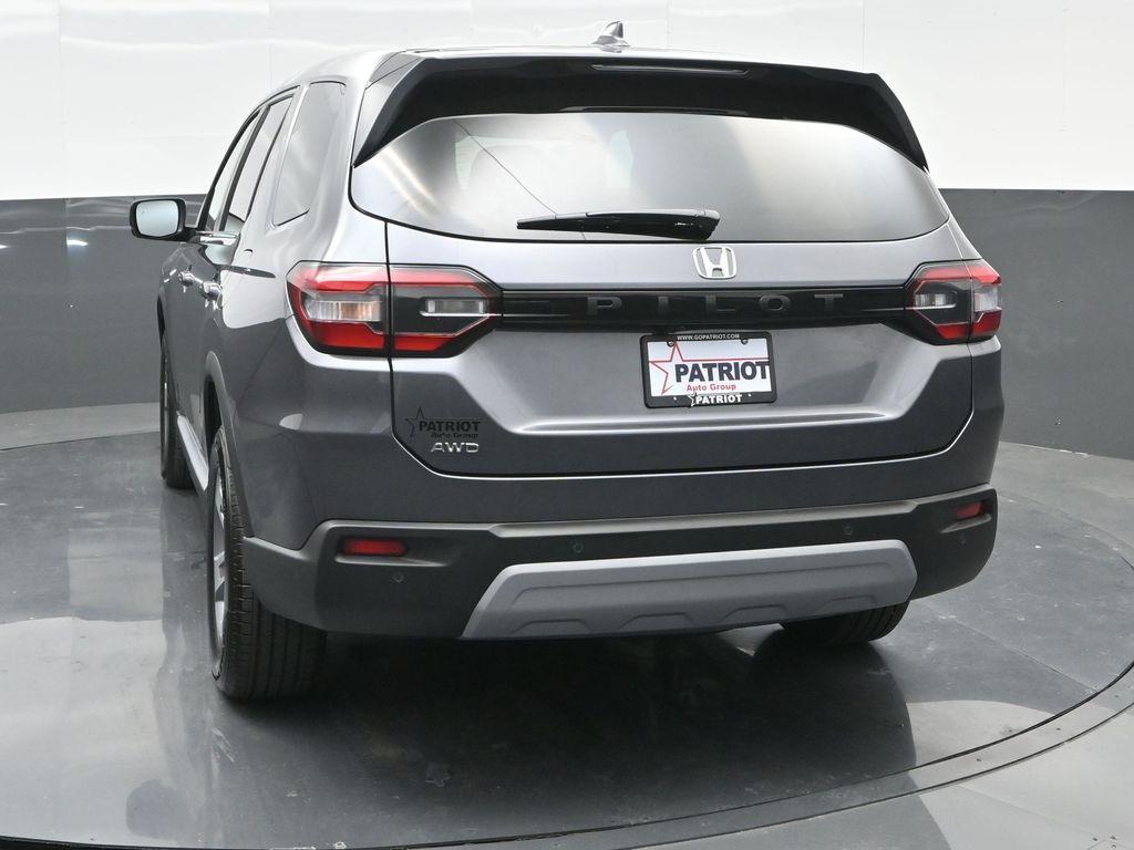 new 2025 Honda Pilot car, priced at $45,750