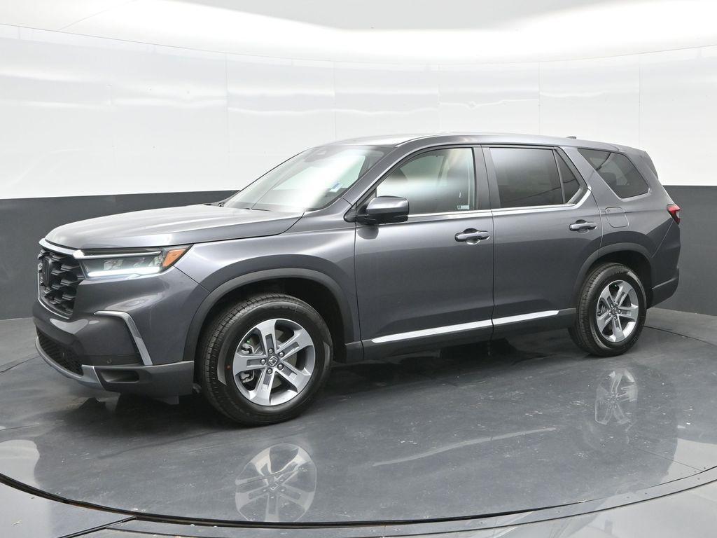 new 2025 Honda Pilot car, priced at $45,750