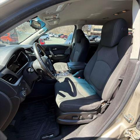 used 2023 Chevrolet Traverse car, priced at $19,950