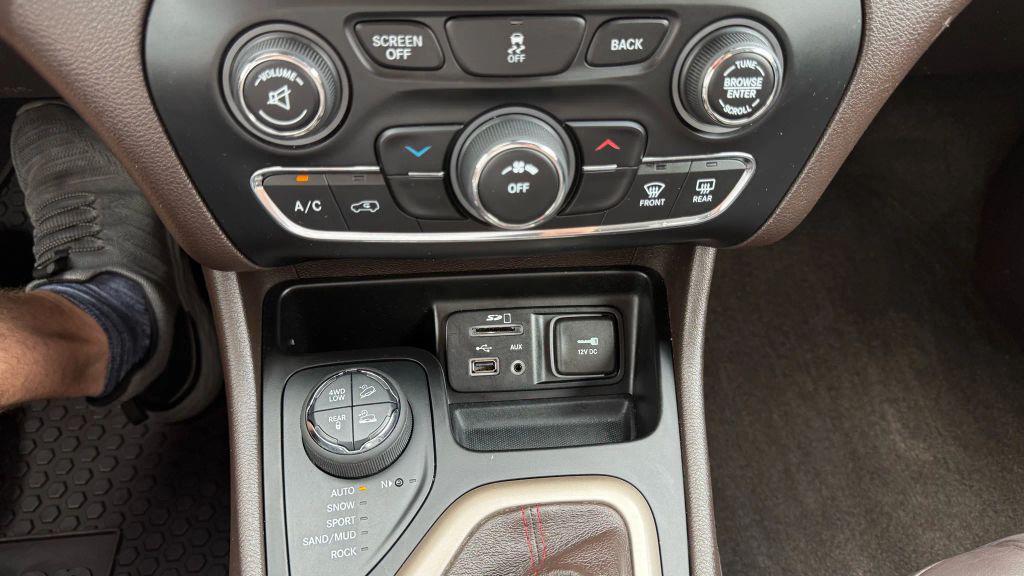 used 2014 Jeep Cherokee car, priced at $11,450