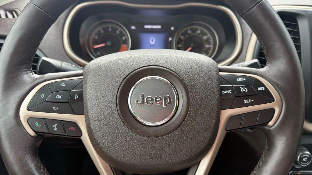 used 2014 Jeep Cherokee car, priced at $11,450