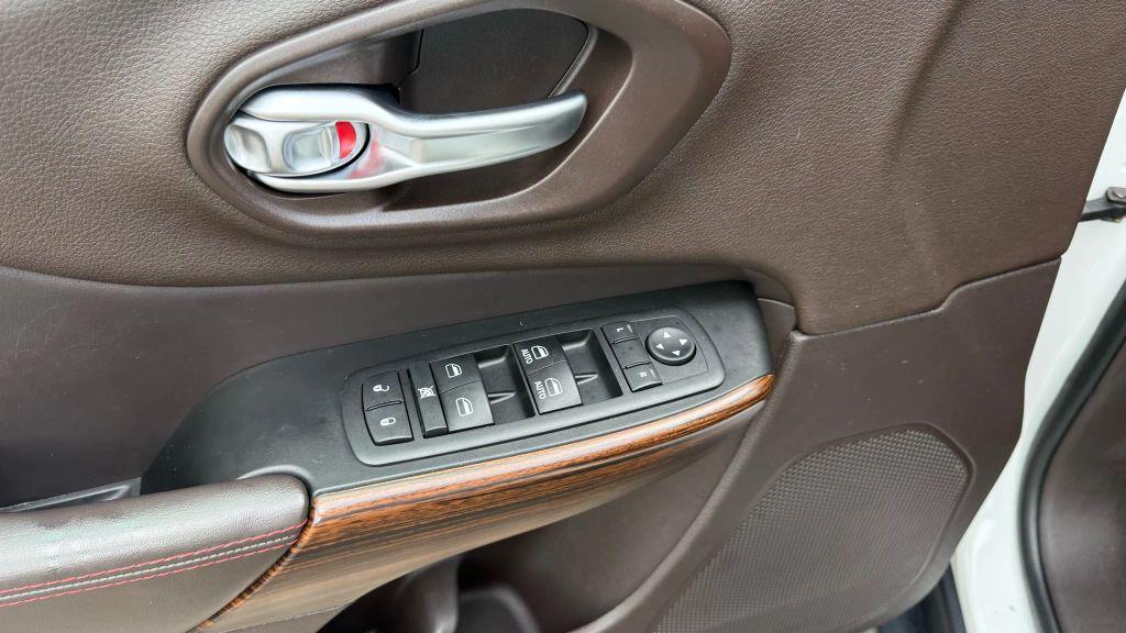 used 2014 Jeep Cherokee car, priced at $11,450