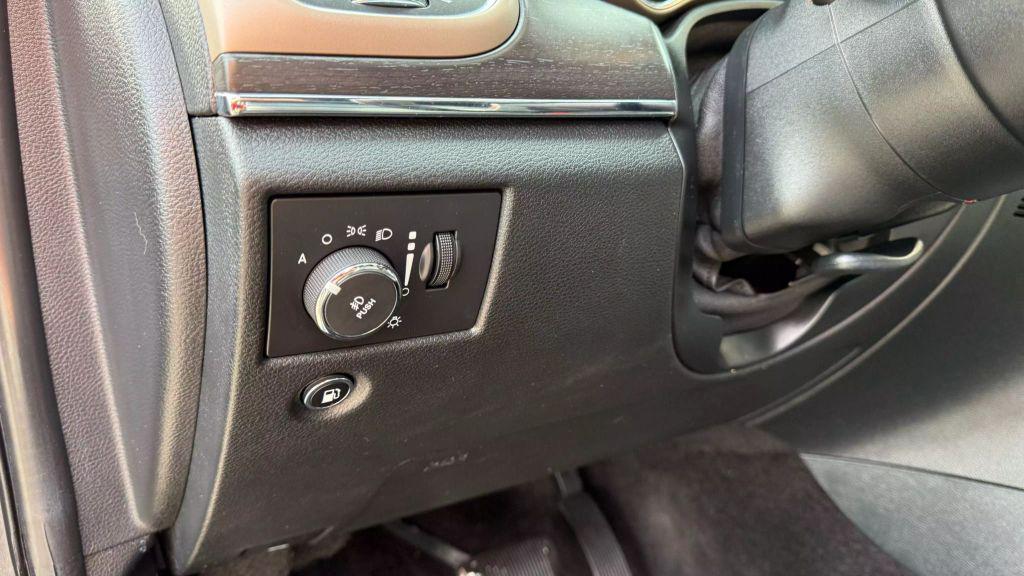 used 2016 Jeep Grand Cherokee car, priced at $10,950