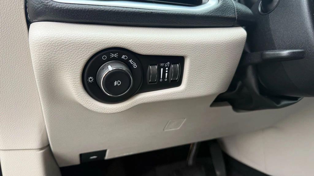 used 2018 Chrysler Pacifica car, priced at $12,950