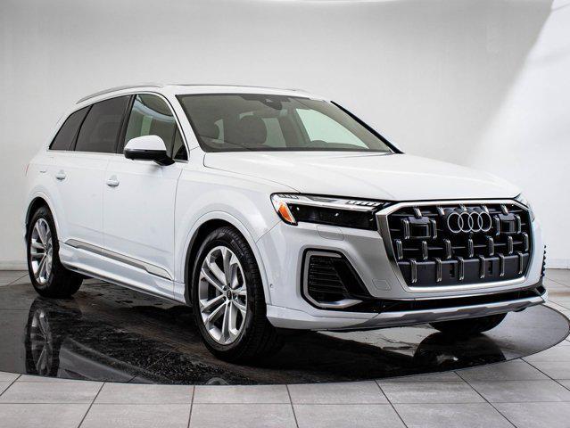 new 2025 Audi Q7 car, priced at $76,998