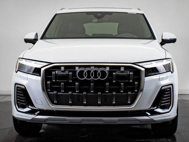 new 2025 Audi Q7 car, priced at $76,998