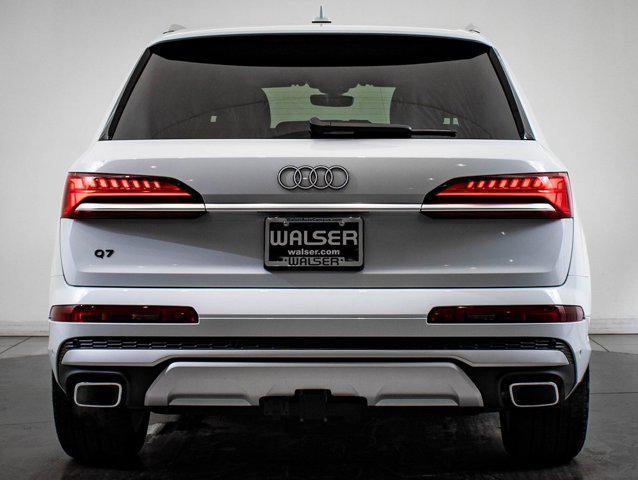 new 2025 Audi Q7 car, priced at $76,998