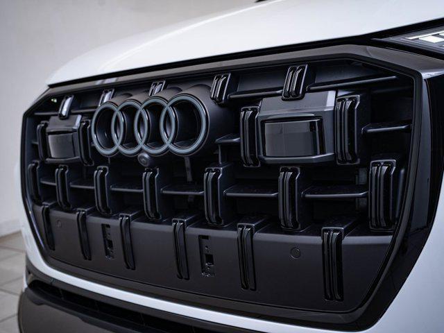 new 2025 Audi Q7 car, priced at $75,998