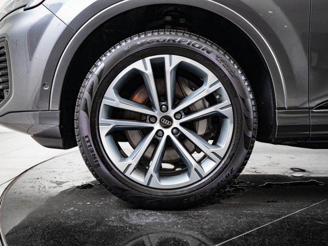 used 2025 Audi Q7 car, priced at $59,998