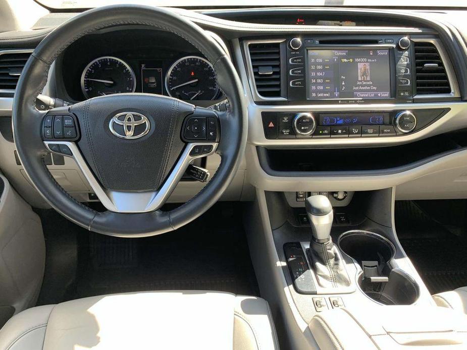 used 2019 Toyota Highlander car, priced at $29,243