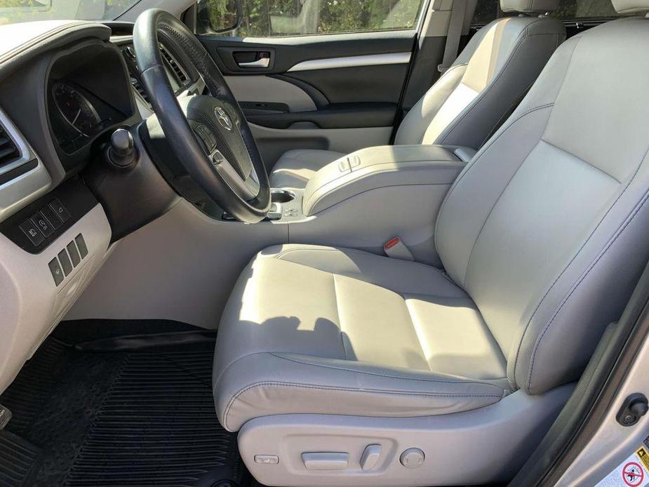 used 2019 Toyota Highlander car, priced at $29,243