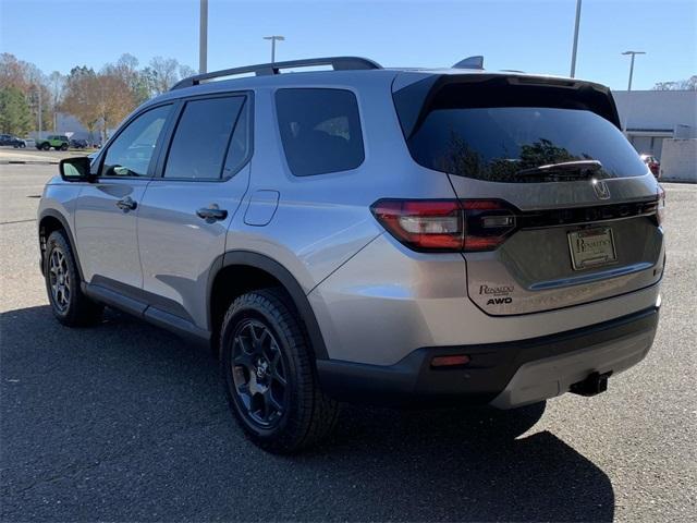 new 2025 Honda Pilot car, priced at $50,795