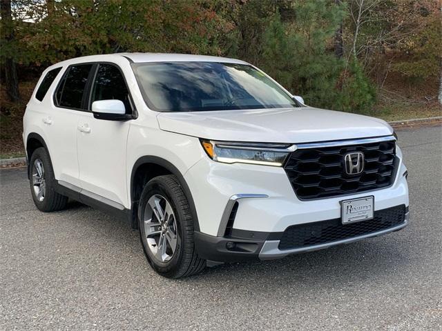 used 2023 Honda Pilot car, priced at $39,177