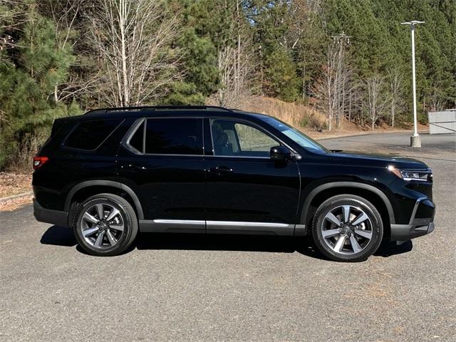 new 2025 Honda Pilot car, priced at $50,995