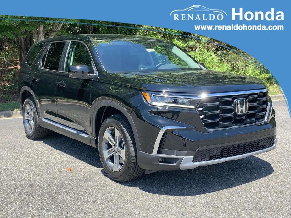 new 2025 Honda Pilot car, priced at $45,695