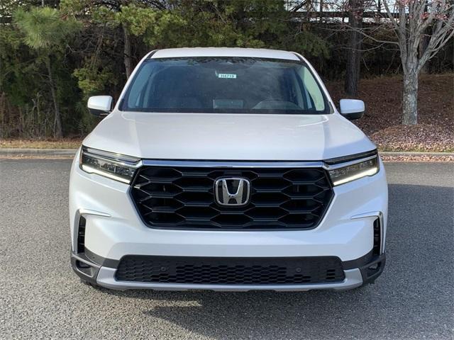 new 2025 Honda Pilot car, priced at $47,450