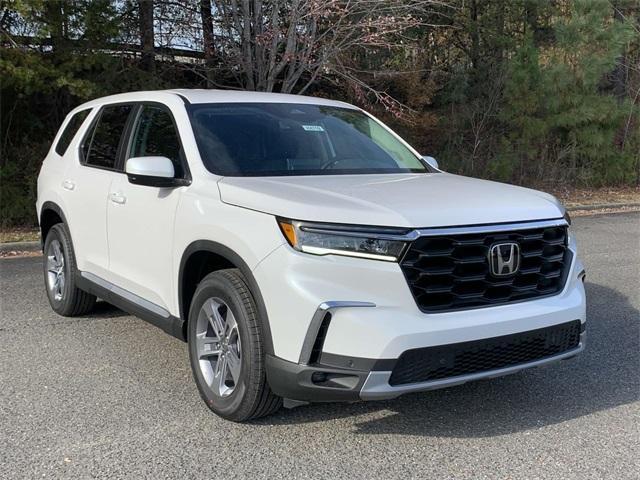 new 2025 Honda Pilot car, priced at $47,450