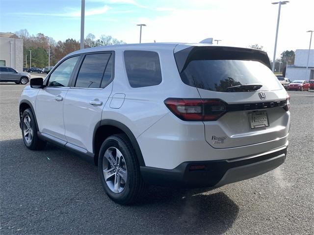 new 2025 Honda Pilot car, priced at $47,450