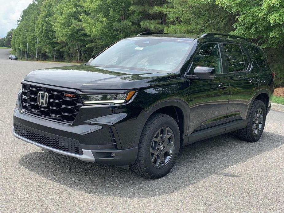 new 2025 Honda Pilot car, priced at $50,975