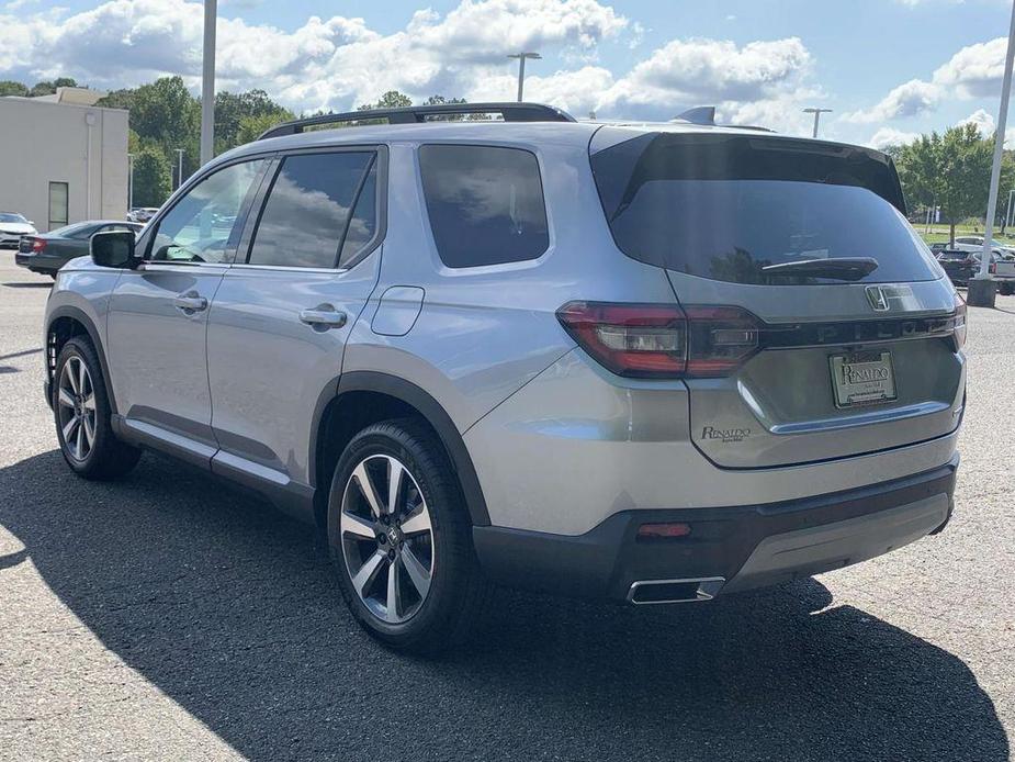 new 2025 Honda Pilot car, priced at $48,895