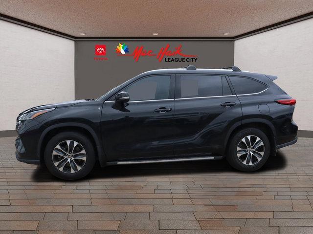 used 2021 Toyota Highlander car, priced at $30,571