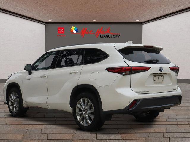 used 2020 Toyota Highlander Hybrid car, priced at $31,718