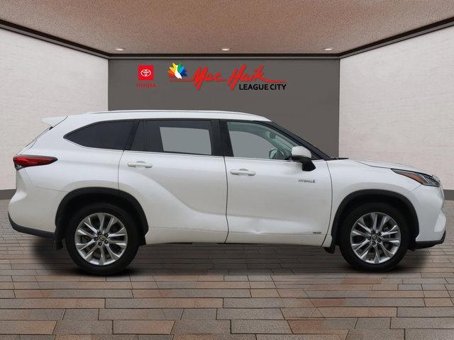 used 2020 Toyota Highlander Hybrid car, priced at $31,718