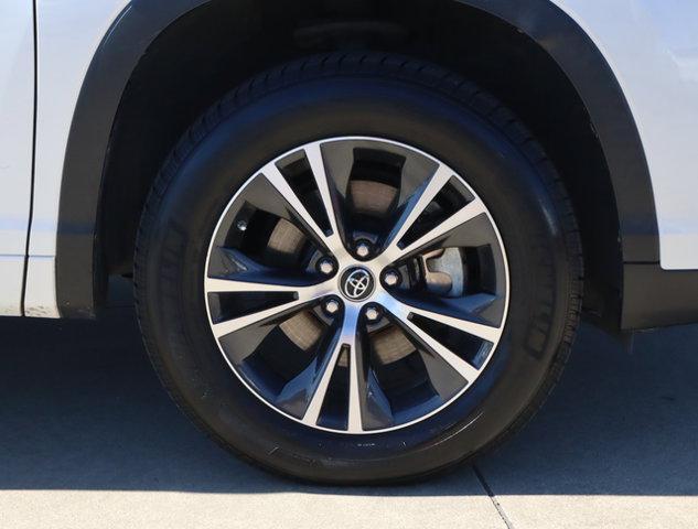 used 2018 Toyota Highlander car, priced at $22,295