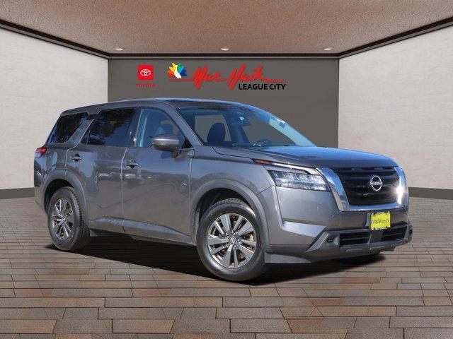 used 2022 Nissan Pathfinder car, priced at $24,997