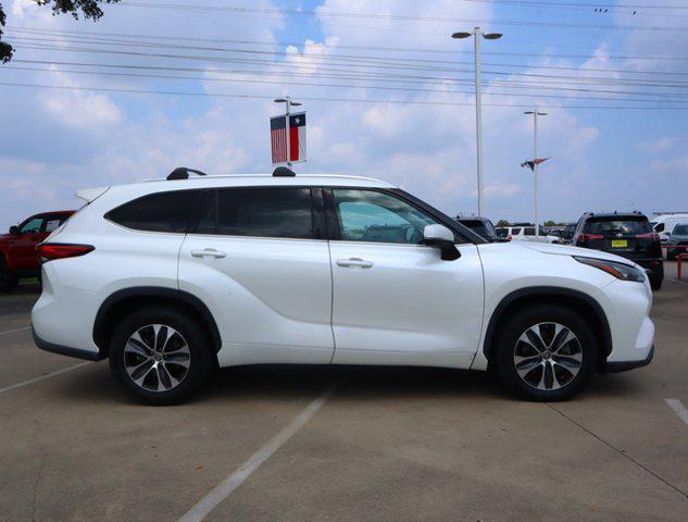 used 2020 Toyota Highlander car, priced at $30,991