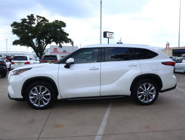 used 2020 Toyota Highlander car, priced at $27,982