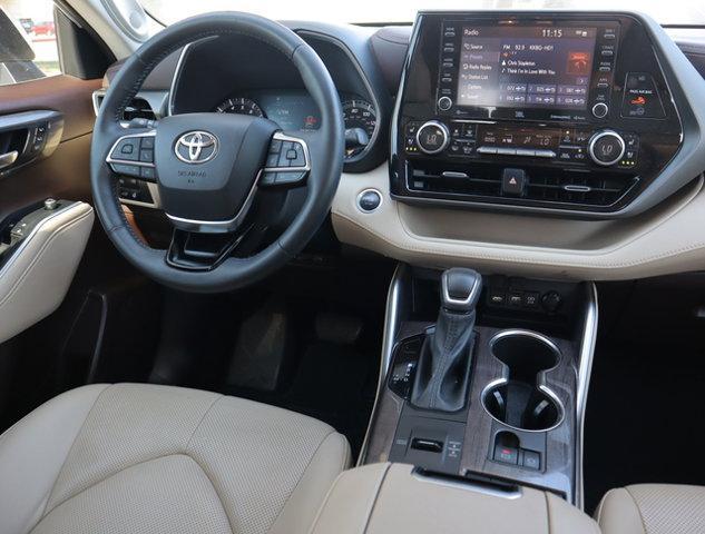 used 2020 Toyota Highlander car, priced at $27,982