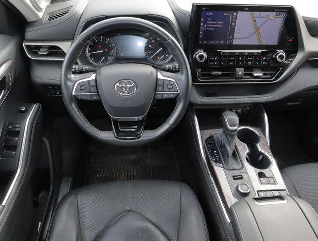 used 2021 Toyota Highlander car, priced at $41,098