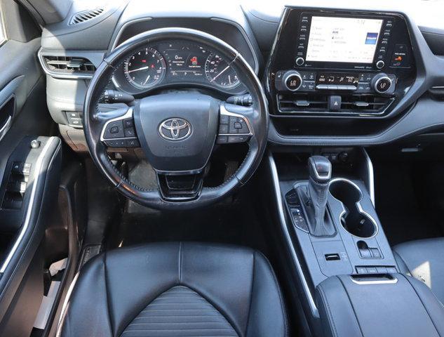 used 2021 Toyota Highlander car, priced at $29,899