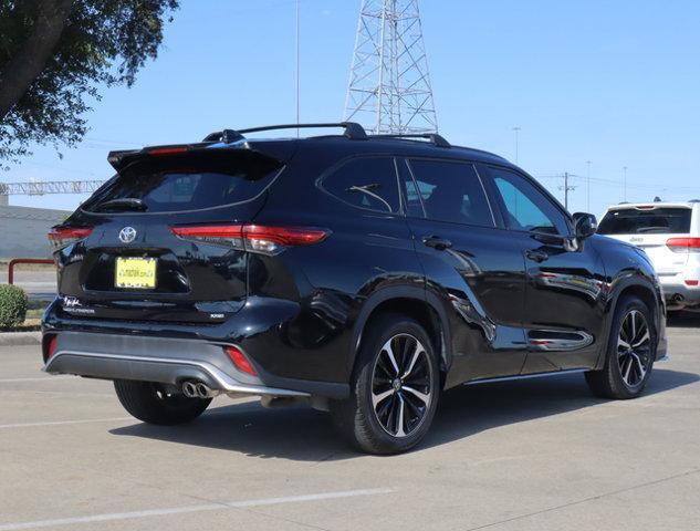 used 2021 Toyota Highlander car, priced at $29,899