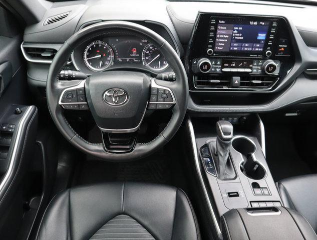 used 2022 Toyota Highlander car, priced at $34,816