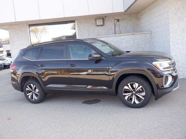 new 2024 Volkswagen Atlas car, priced at $40,928